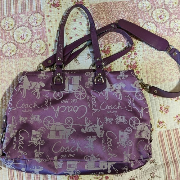 Coach - Picture 2 of 6